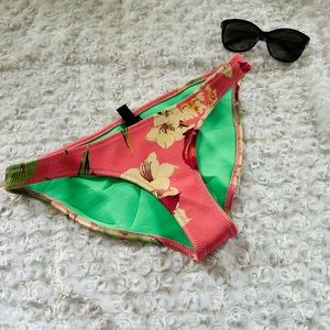 Triangl bikini bottom size Xlarge